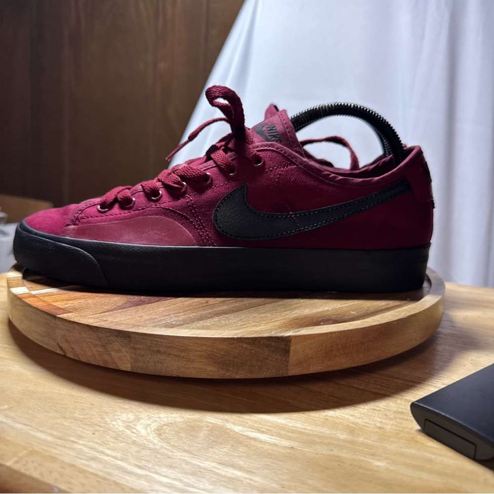 Nike Men's Athletic Shoes - Burgundy and Black